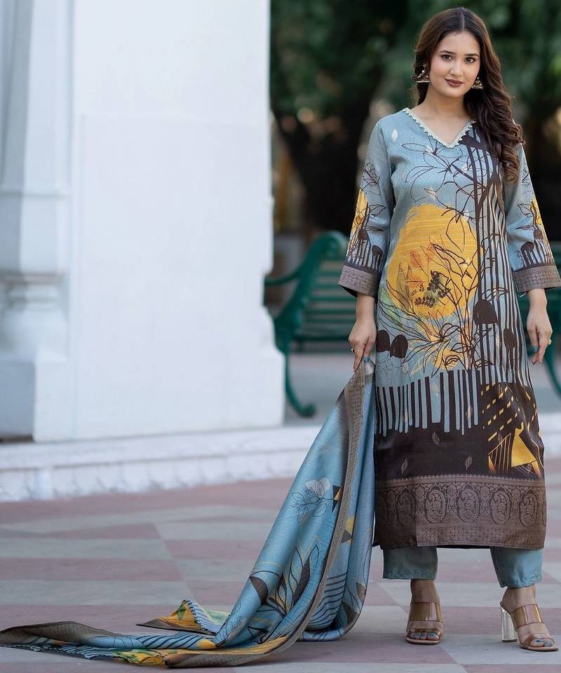 Women Floral Printed Regular Chanderi Silk Kurta with Trousers & With Dupatta