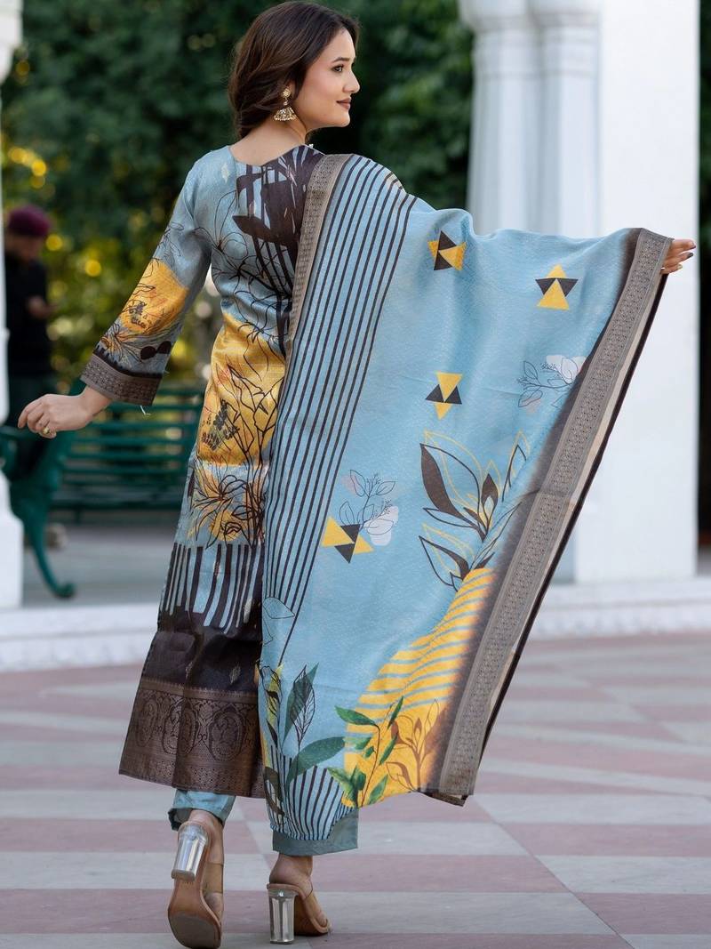 Women Floral Printed Regular Chanderi Silk Kurta with Trousers & With Dupatta