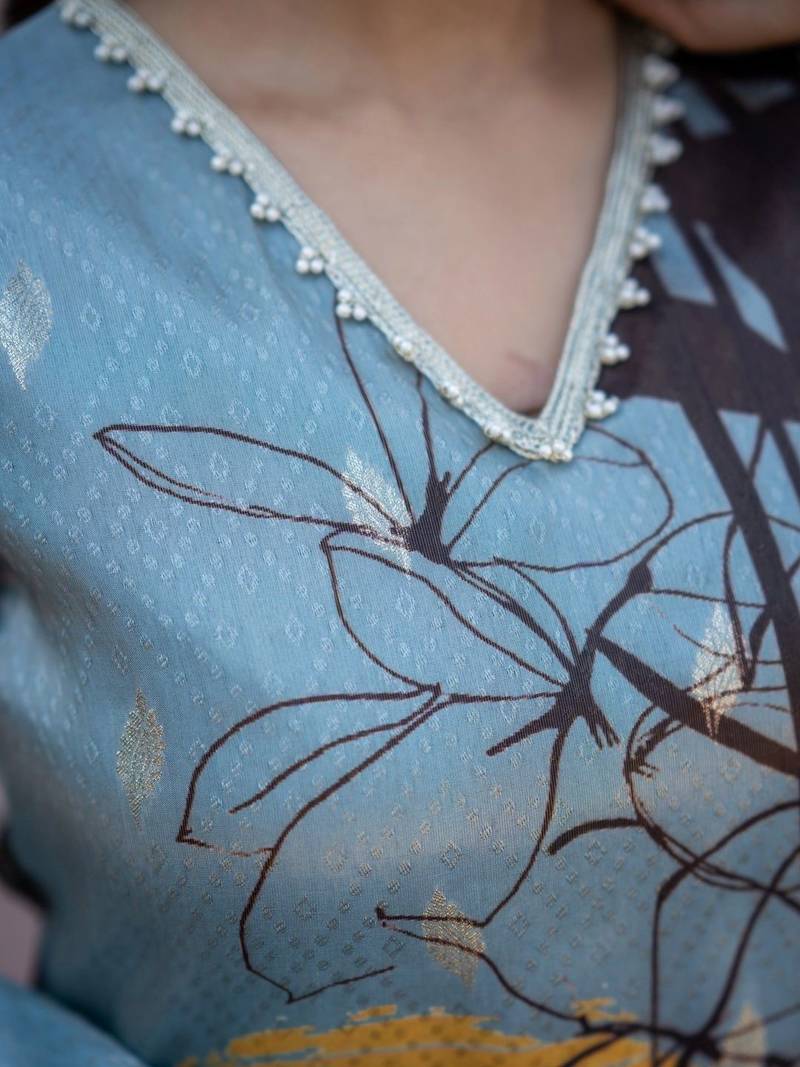 Women Floral Printed Regular Chanderi Silk Kurta with Trousers & With Dupatta
