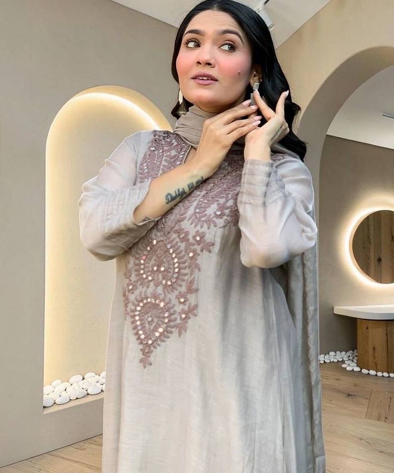 Women Ethnic Motifs Embroidered Regular Sequinned Pure Cotton Kurta with Trousers & With Dupatta