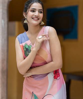 Floral Printed V-Neck Sleeveless Straight Kurta 1
