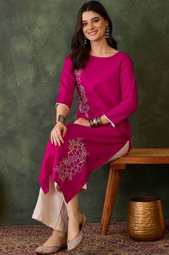 Women Floral Embroidered Thread Work Floral Kurta