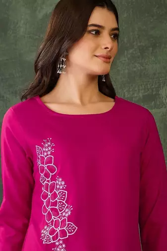 Women Floral Embroidered Thread Work Floral Kurta