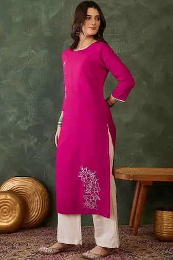 Women Floral Embroidered Thread Work Floral Kurta