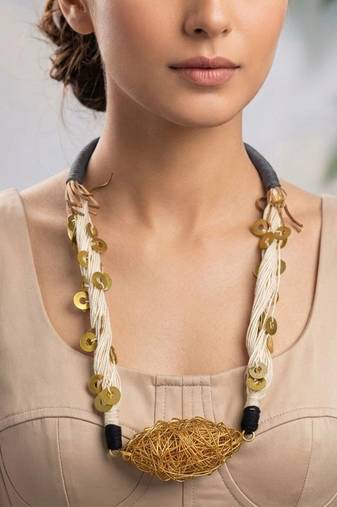 Gold plated white knotted nest pendant necklace