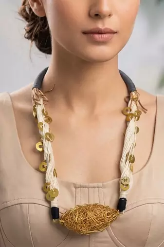 Gold plated white knotted nest pendant necklace