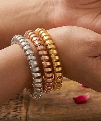 Gold plated textured hammered bangles 1