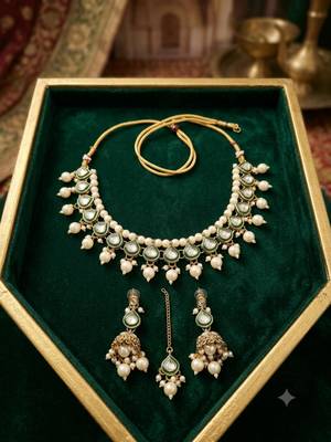 Green necklace set with earrings & maang tikka | kundan and agate stone | antique plating 2