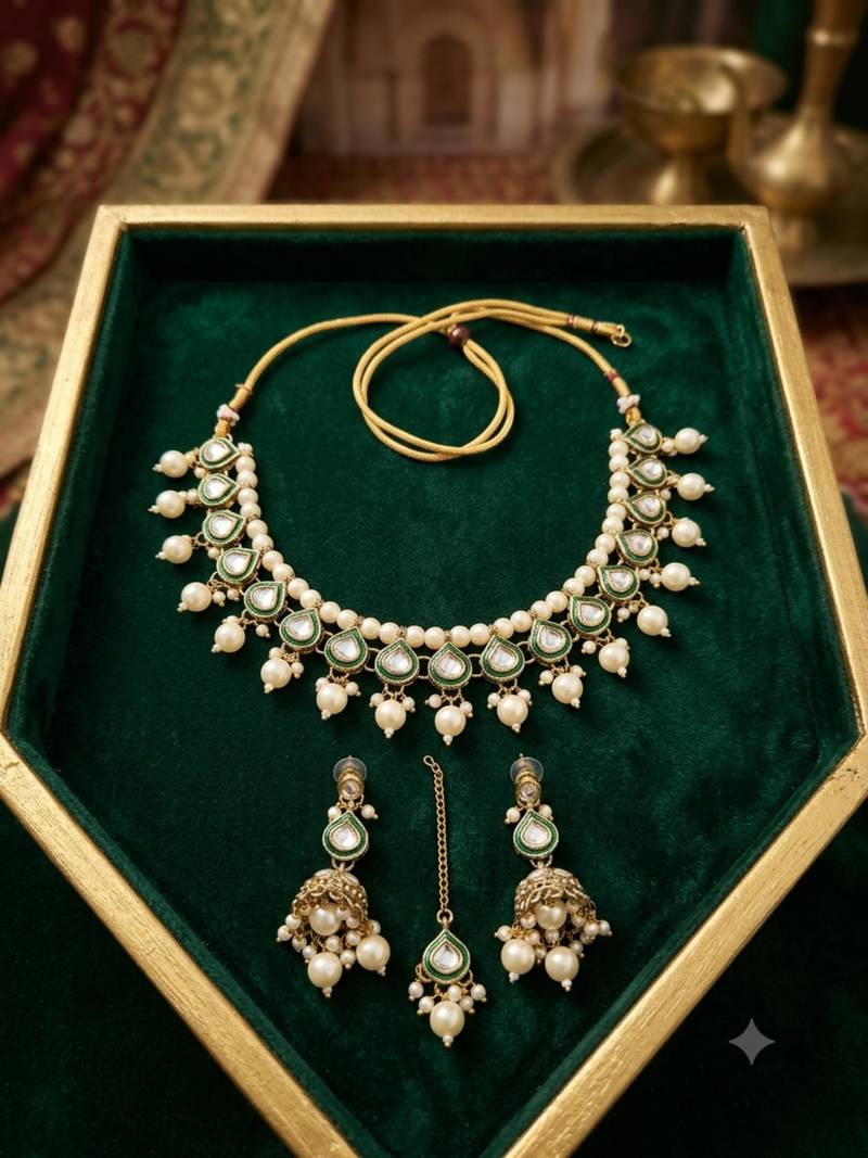Green necklace set with earrings & maang tikka | kundan and agate stone | antique plating