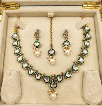 Green necklace set with earrings & maang tikka | kundan & agate stone | antique plating 2
