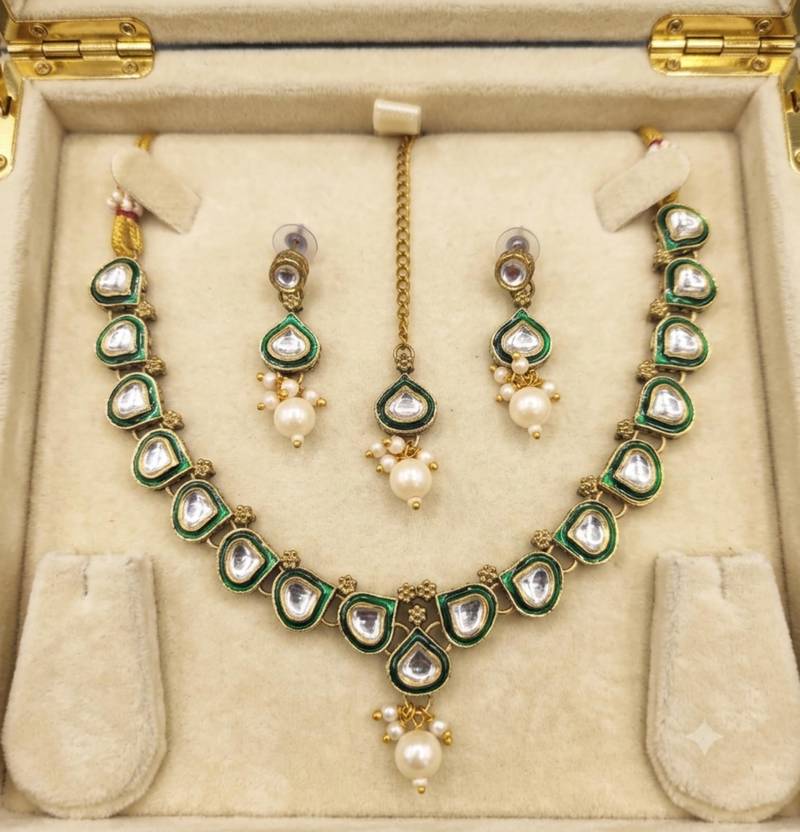 Green necklace set with earrings & maang tikka | kundan & agate stone | antique plating
