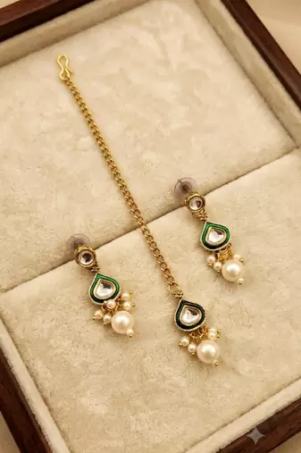 Green necklace set with earrings & maang tikka | kundan & agate stone | antique plating