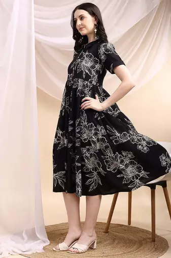 Black rayon fit &flared floral printed casual kurta for women