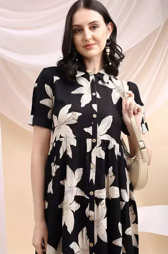 Black rayon fit &flared floral printed casual kurta for women