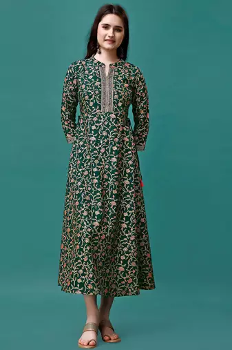 Green rayon fit &flared floral printed casual kurta for women