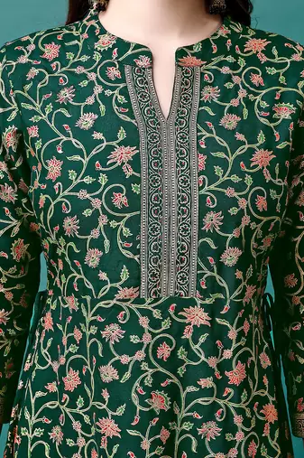 Green rayon fit &flared floral printed casual kurta for women