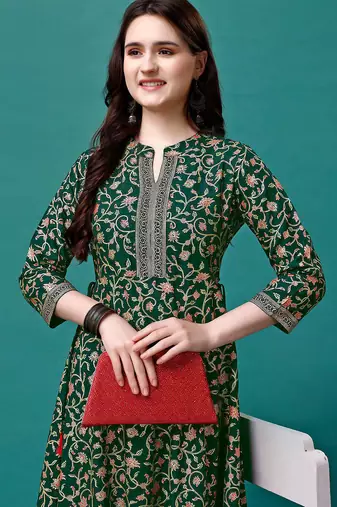 Green rayon fit &flared floral printed casual kurta for women