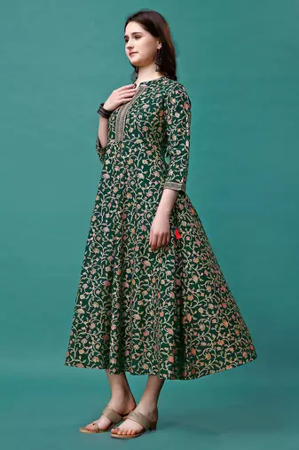 Green rayon fit &flared floral printed casual kurta for women