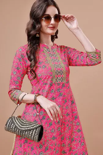 Pink rayon fit &flared floral printed casual kurta for women