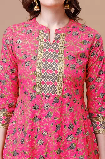 Pink rayon fit &flared floral printed casual kurta for women