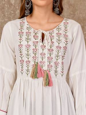 White rayon fit &flared thread work plain casual kurta for women 5