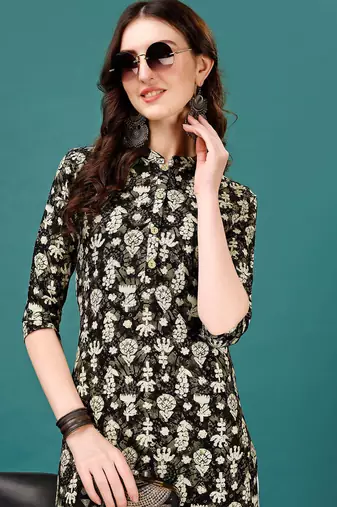 Green rayon straight floral printed casual kurta for women