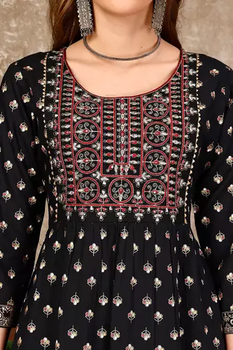 Black rayon fit &flared floral printed casual kurta for women