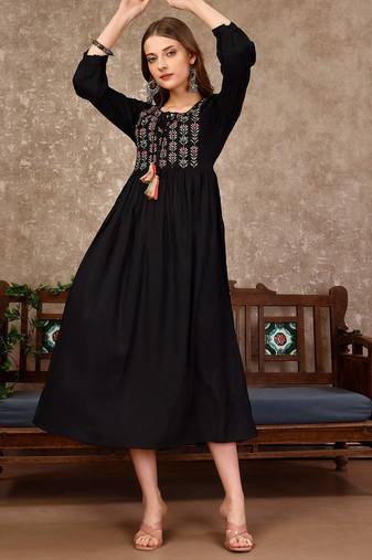 Black rayon fit &flared thread work plain casual kurta for women