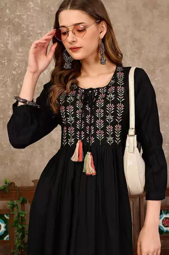Black rayon fit &flared thread work plain casual kurta for women
