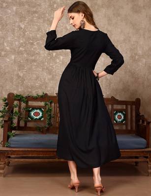 Black rayon fit &flared thread work plain casual kurta for women 3