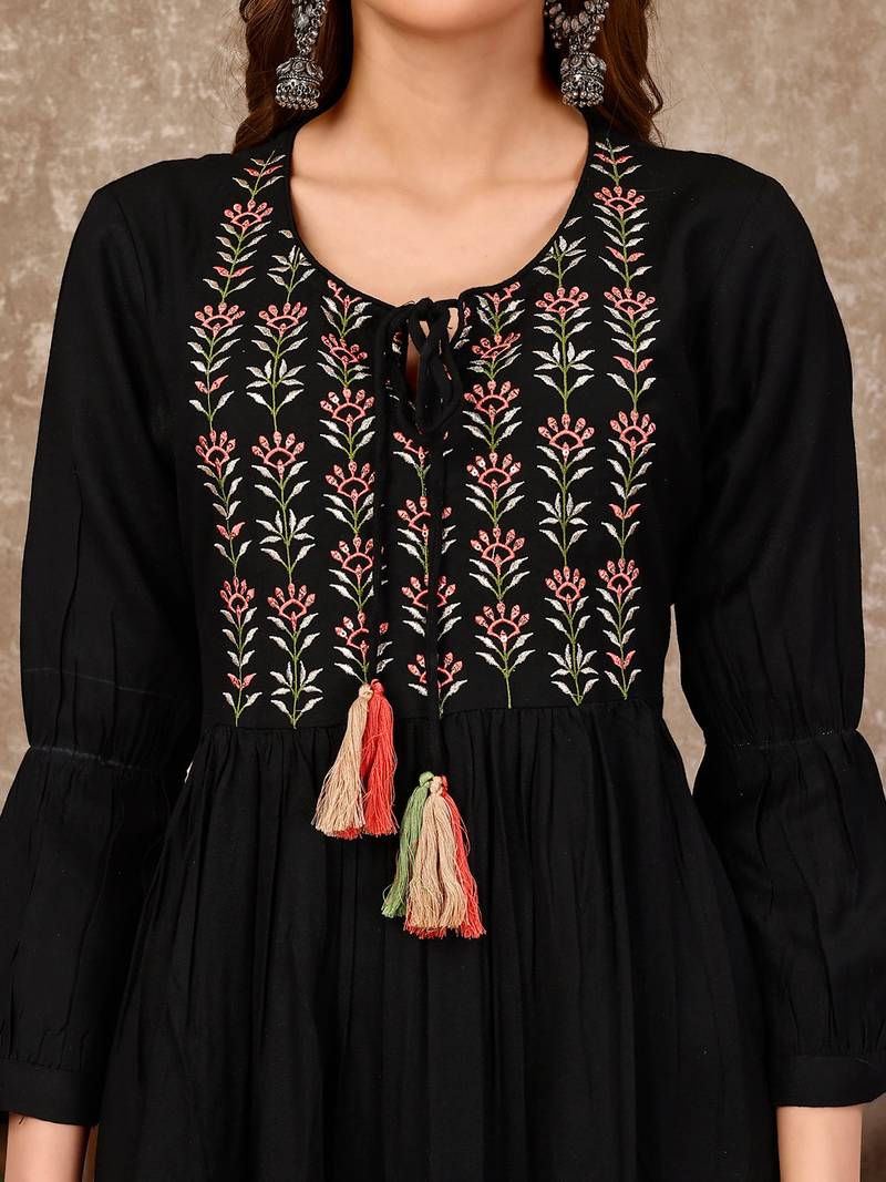 Black rayon fit &flared thread work plain casual kurta for women