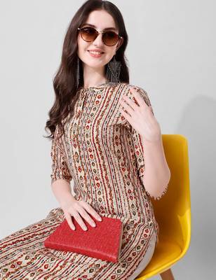 Off white rayon straight geometric printed casual kurta for women 2