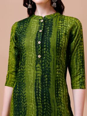 Green rayon straight tie dye printed casual kurta for women 4