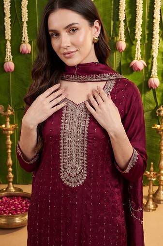 Women Ethnic Motifs Embroidered Regular Kurta with Trousers & With Dupatta