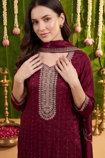 Women Ethnic Motifs Embroidered Regular Kurta with Trousers & With Dupatta