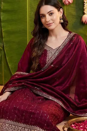 Women Ethnic Motifs Embroidered Regular Kurta with Trousers & With Dupatta