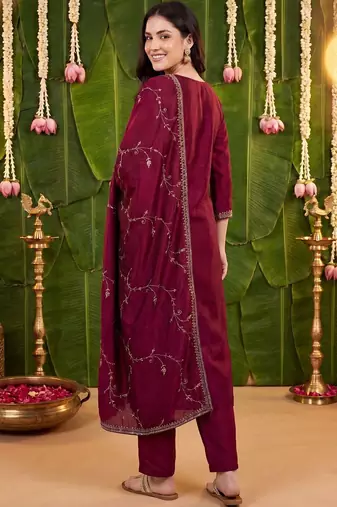 Women Ethnic Motifs Embroidered Regular Kurta with Trousers & With Dupatta