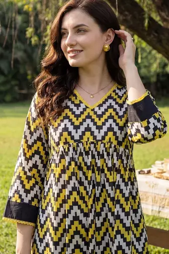 Women Printed Regular Pure Cotton Kurta with Trousers