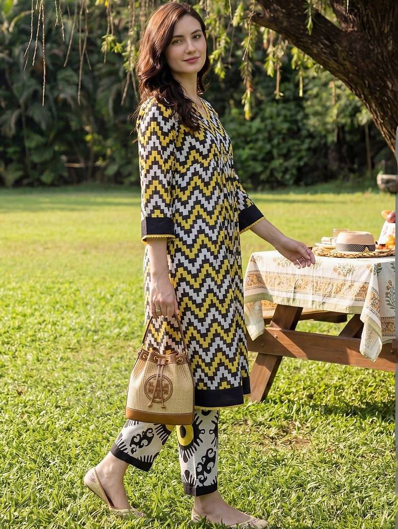 Women Printed Regular Pure Cotton Kurta with Trousers