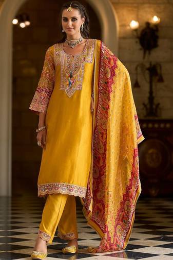 Women Ethnic Motifs Embroidered Regular Thread Work Kurta with Trousers & With Dupatta