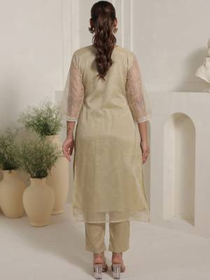 Women Solid Kurta with Trouser& With Dupatta 4