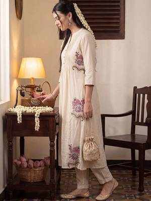 Women Floral Embroidered Regular Thread Work Pure Cotton Kurta with Trousers 1