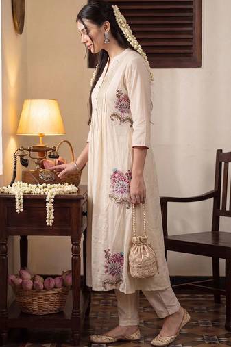 Women Floral Embroidered Regular Thread Work Pure Cotton Kurta with Trousers