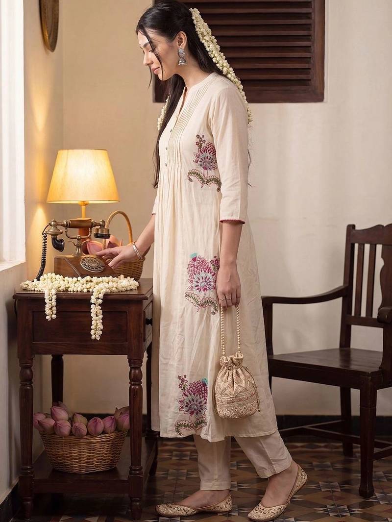 Women Floral Embroidered Regular Thread Work Pure Cotton Kurta with Trousers