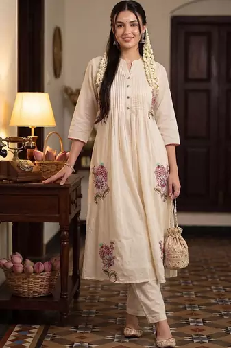Women Floral Embroidered Regular Thread Work Pure Cotton Kurta with Trousers