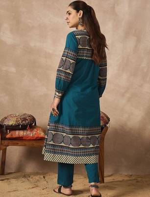 Women Printed Regular Pure Cotton Kurta with Trousers 7