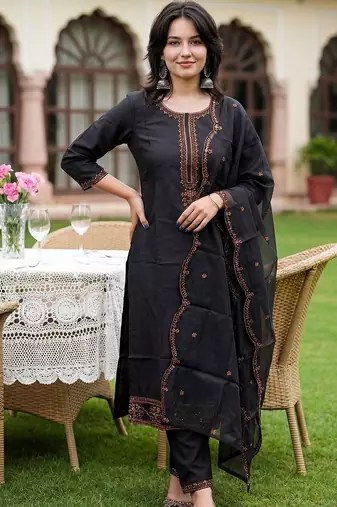 Women Ethnic Motifs Embroidered Regular Thread Work Kurta with Trousers & With Dupatta