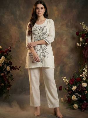 Women Ethnic Motifs Embroidered Regular Thread Work Pure Cotton Kurti with Trousers 1