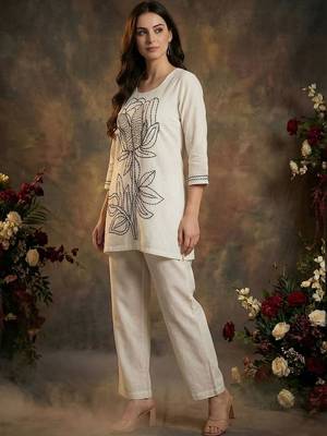 Women Ethnic Motifs Embroidered Regular Thread Work Pure Cotton Kurti with Trousers 3