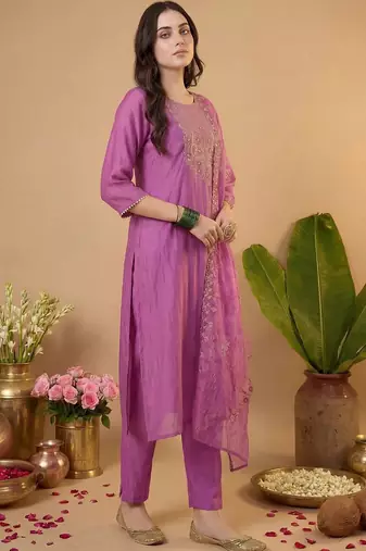 Women Ethnic Motifs Embroidered Regular Kurta with Trousers & With Dupatta